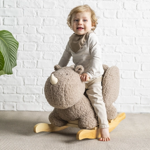 Rinoceronte in morbido peluche