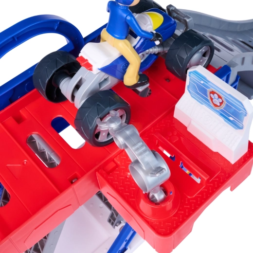 Piattaforma di sollevamento e stazione di servizio