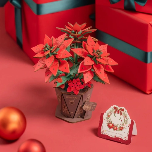 Decorazione festiva realizzata con pezzi di legno