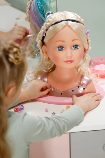 Ricchi accessori per una piccola stylist