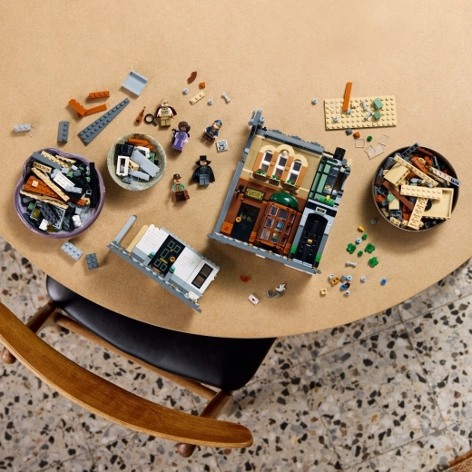 Costruzione per adulti ricca di dettagli