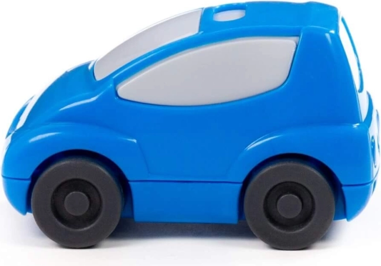 Automobilina leggera per le prime corse