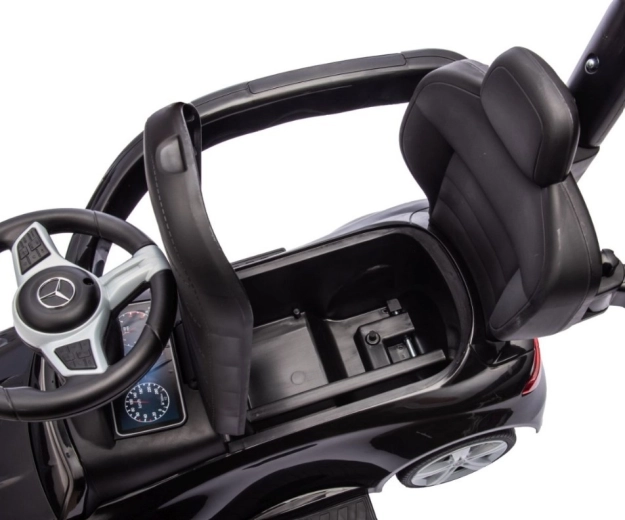 Vano portaoggetti sotto il sedile