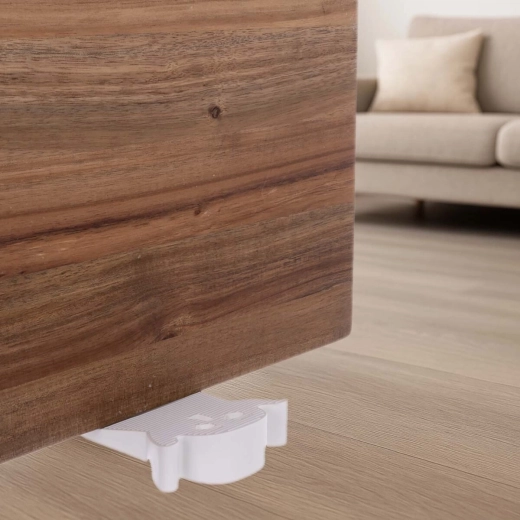 Profilo basso per un facile inserimento sotto porte o mobili