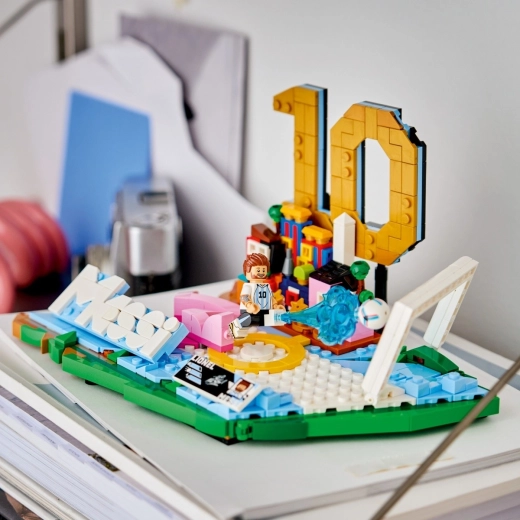Minifigure di Lionel Messi e targhetta da collezione