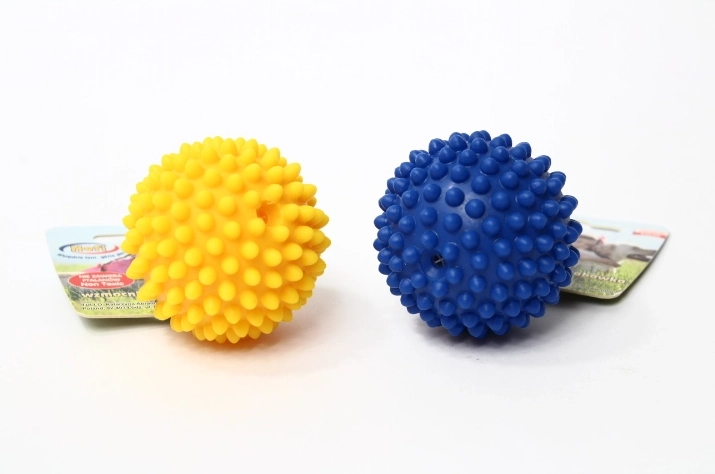 Pallina cigolante con protuberanze 6,7 cm