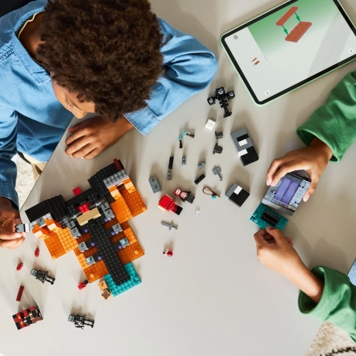 Costruzione condivisa con l’app LEGO Builder