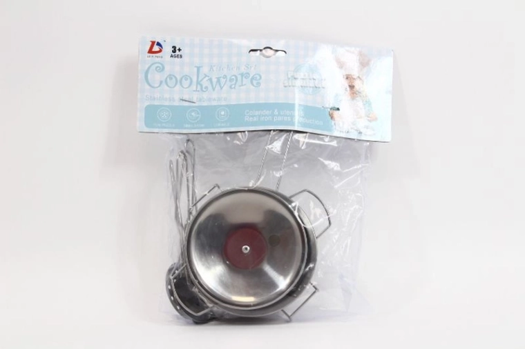 Set di pentole in metallo con coperchi, 9 pezzi