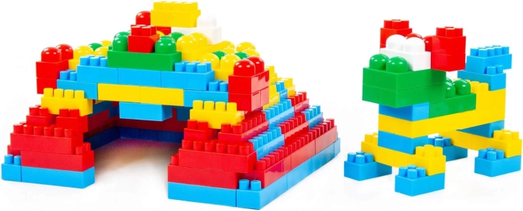 Pezzi colorati per il gioco creativo
