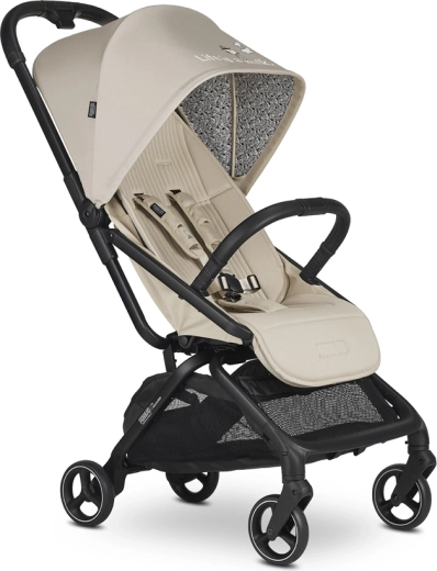 Ampia cappottina con aerazione e design salvaspazio