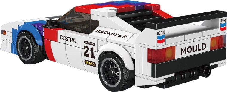 Modello sportivo ricco di dettagli