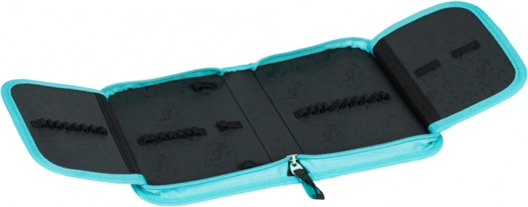 Dotazione completa: astuccio, sacca e portafoglio