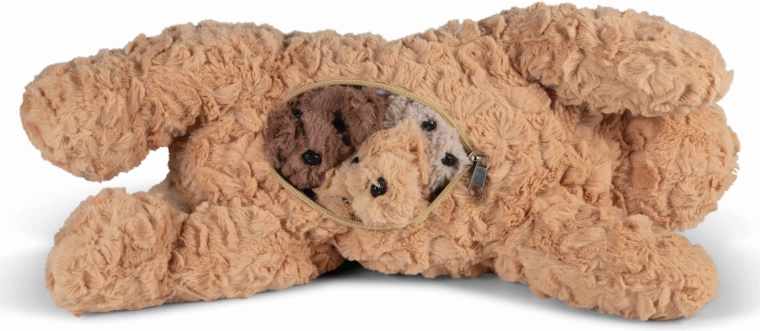 Cuccioli al sicuro nascosti nella pancia