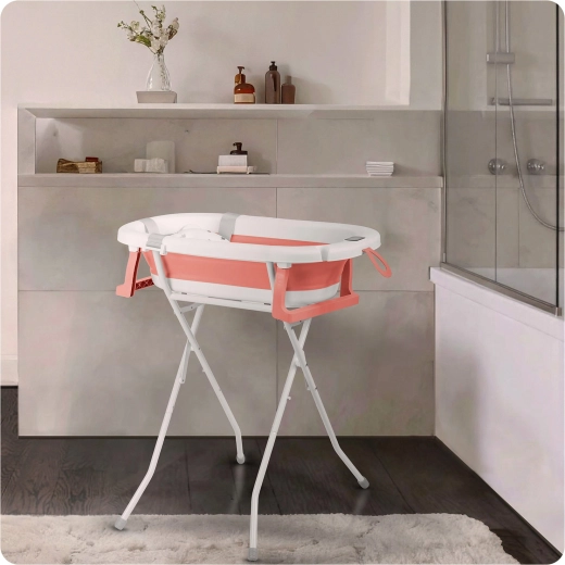 Supporto pieghevole stabile e salvaspazio