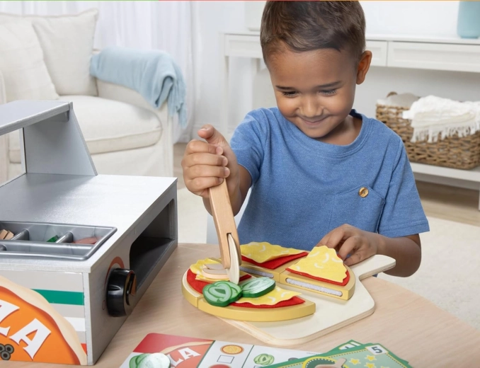 Componi la tua pizza con ingredienti in velcro