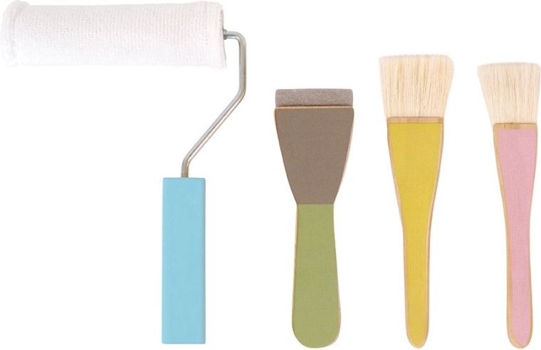 Rullo da pittura, pennelli e spatola in uno