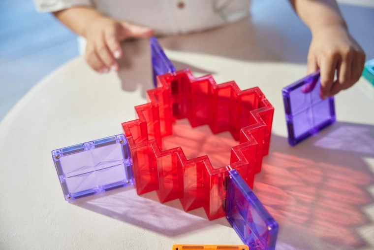 Connessione magnetica salda e forme 3D stabili