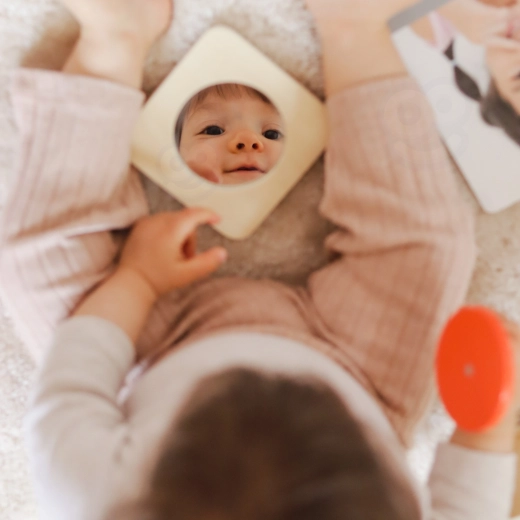 Specchietto sicuro per le prime scoperte di sé