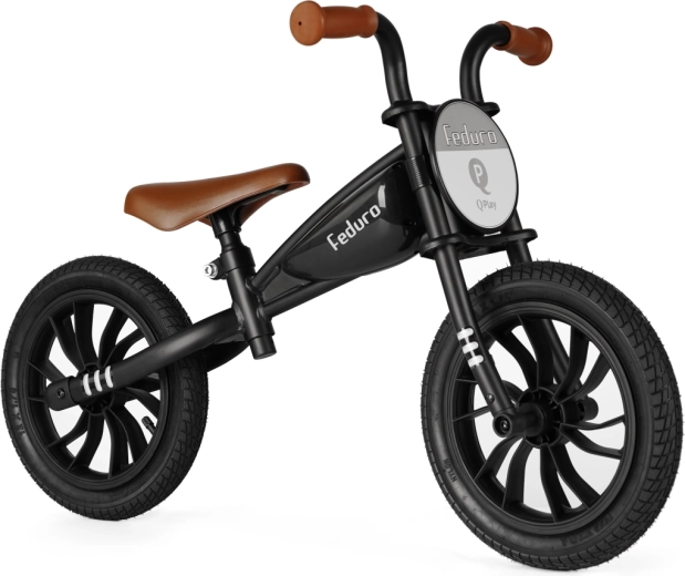 Design motociclistico e robusto telaio in metallo