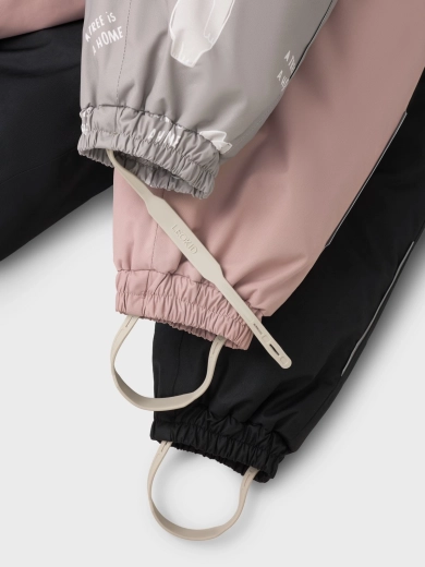 Gambe dei pantaloni sempre al loro posto