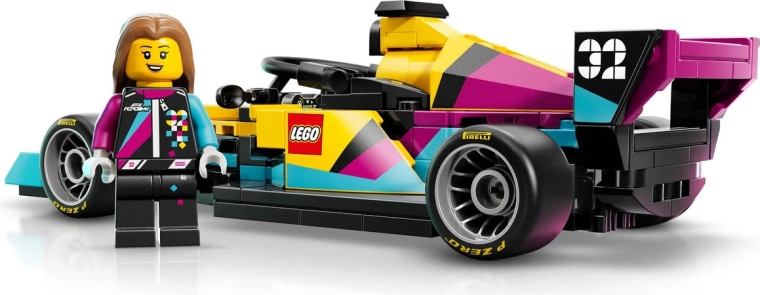Minifigure di pilota inclusa