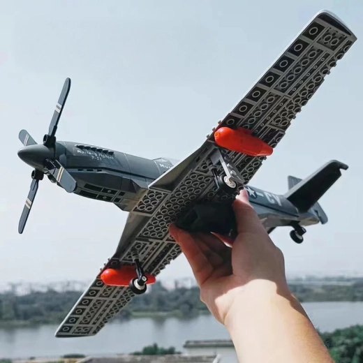 Kit per costruire un aereo militare da 258 pezzi
