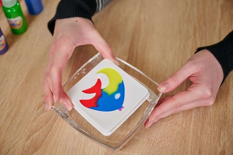 Effetto luminoso sotto luce UV