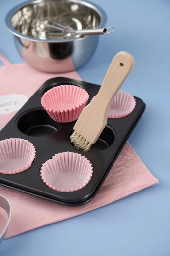 Divertente gioco con cupcake e formine
