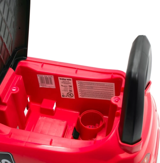 Vano portaoggetti sotto il sedile