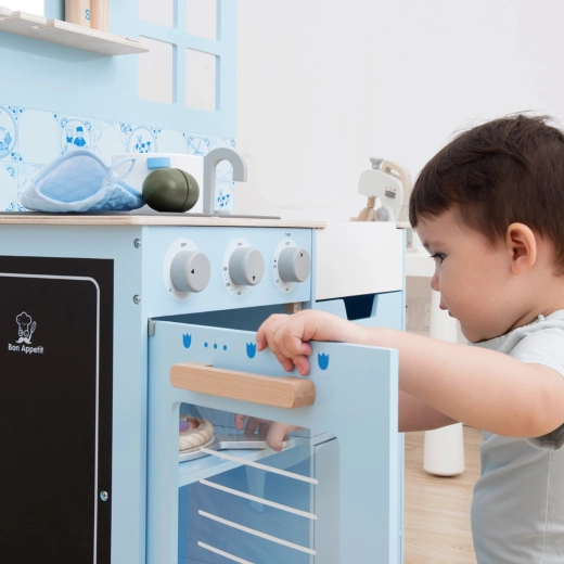 Cucina giocattolo in legno per bambini, azzurro chiaro
