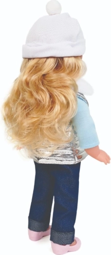 Outfit invernale alla moda con gilet argentato