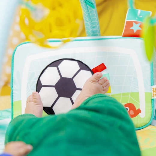 Pannello interattivo per calciare con luci e melodie