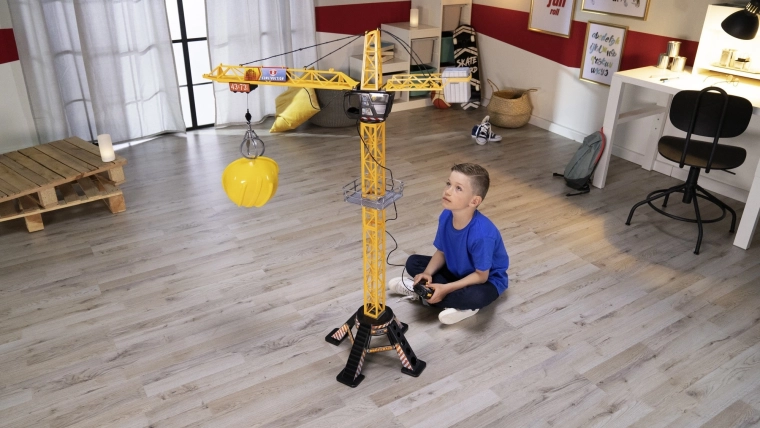 Grande gru per giocare al cantiere