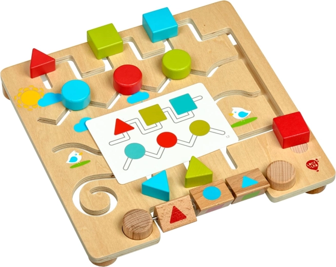 Gioco con forme e schede modello
