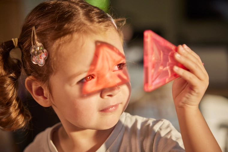 Giocare con la luce, le forme e i colori