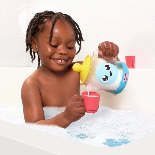 Servizio da tè per il bagno per un gioco creativo