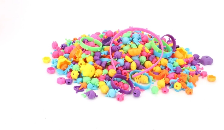 Oltre 600 pezzi colorati per combinazioni creative
