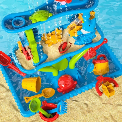 Gioco con acqua e sabbia
