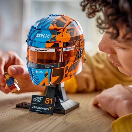 Casco McLaren autentico con colori iconici