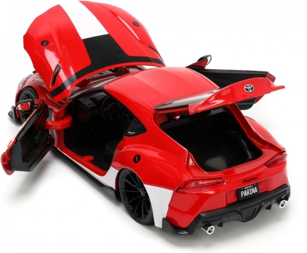 Elementi apribili e interno dettagliato