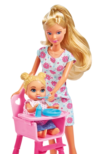 È ora della pappa nel seggiolone