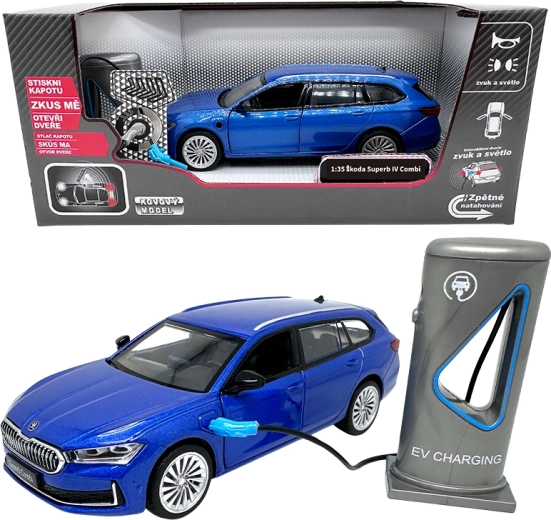 Modello in metallo Škoda Superb IV Combi con stazione di ricarica, blu 1:35