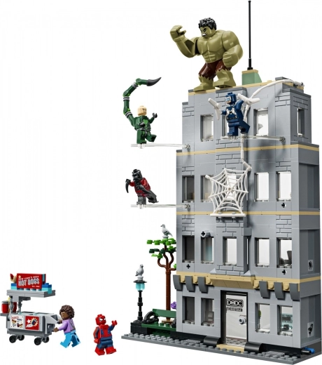 Facciata distruttibile con Hulk all’interno