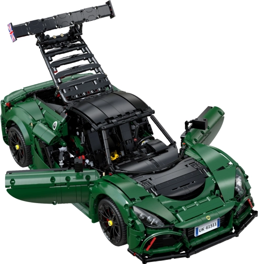 Pannelli apribili e interni dettagliati