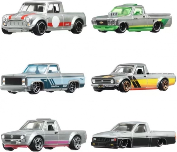 Mix di pickup e auto classici e moderni