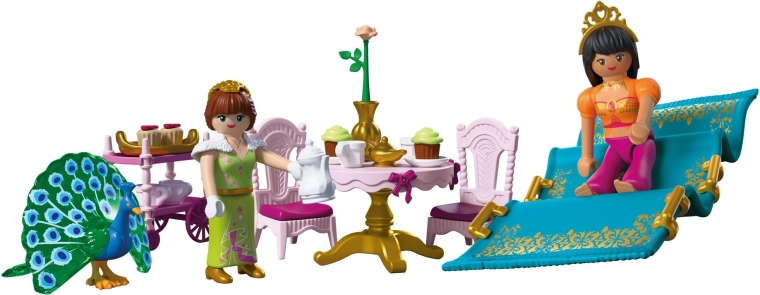 Giardino da fiaba con pavone