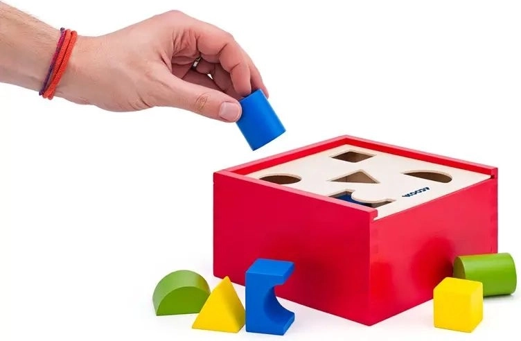 Imparare a classificare le forme giocando