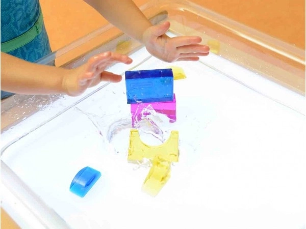 Resistente per giochi d’acqua e attività all’aperto