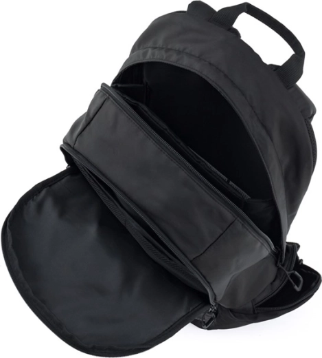 Organizzazione a tre scomparti e tasca per laptop