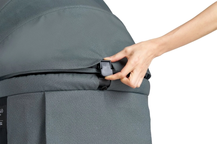 Tettuccio traspirante e regolazione semplice